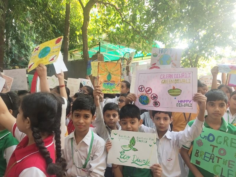 Schools Holds Rallies To Spread Green Diwali Message